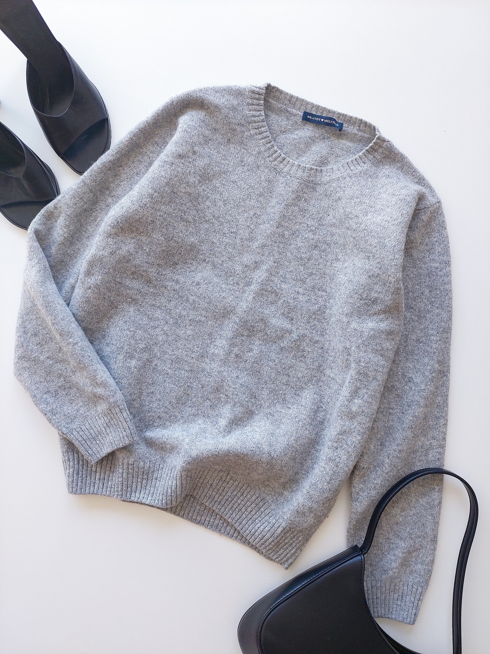 Brandy Melville 80% Lana Wool Italy Light Gray Crewnec Sweater Grey Minimalist